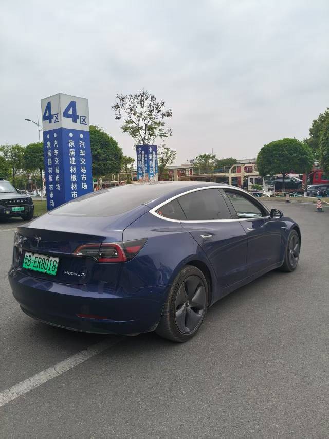 Tesla Model 3 2020 car image #11