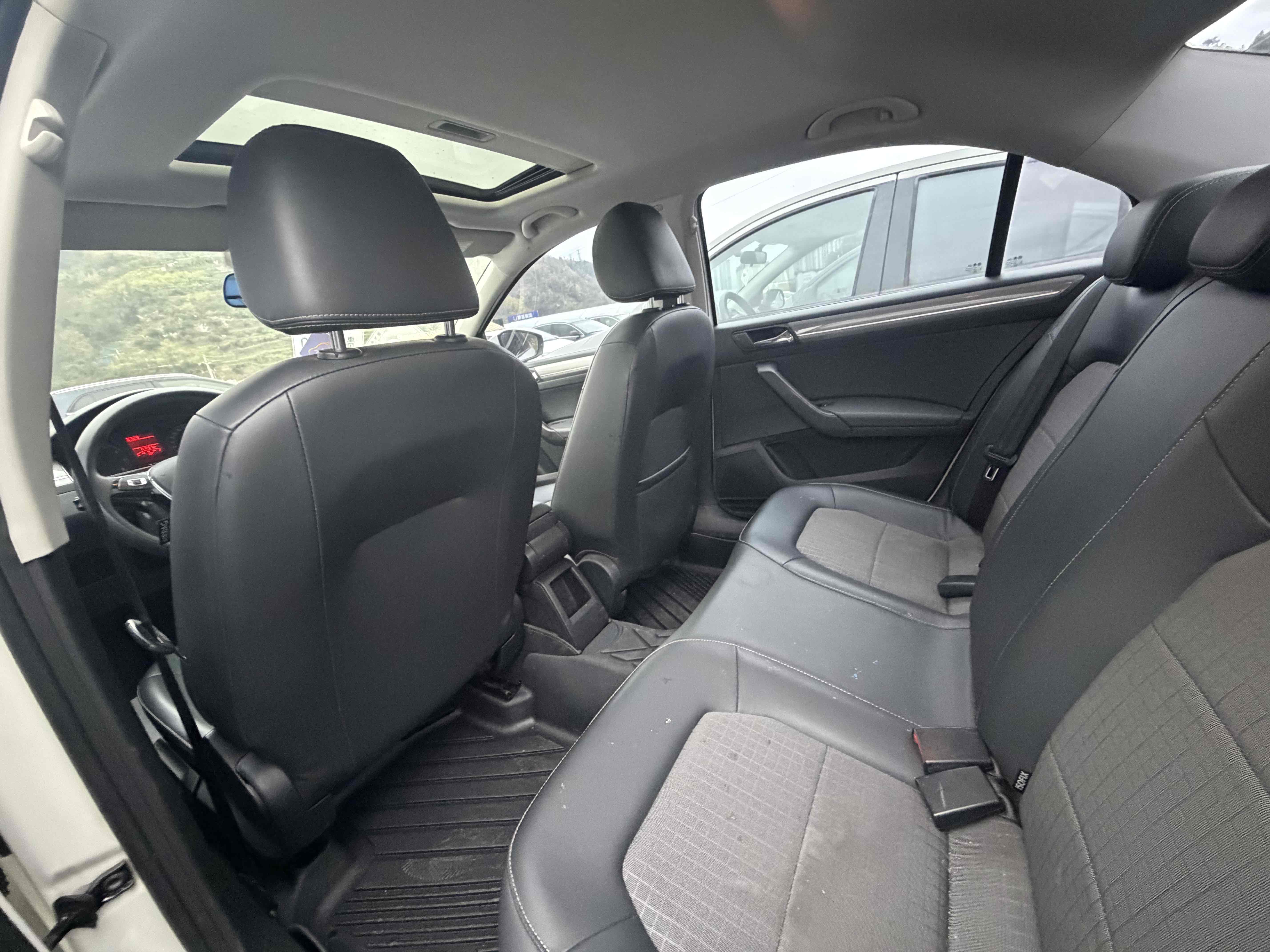 Volkswagen Santana 2018 car image #9
