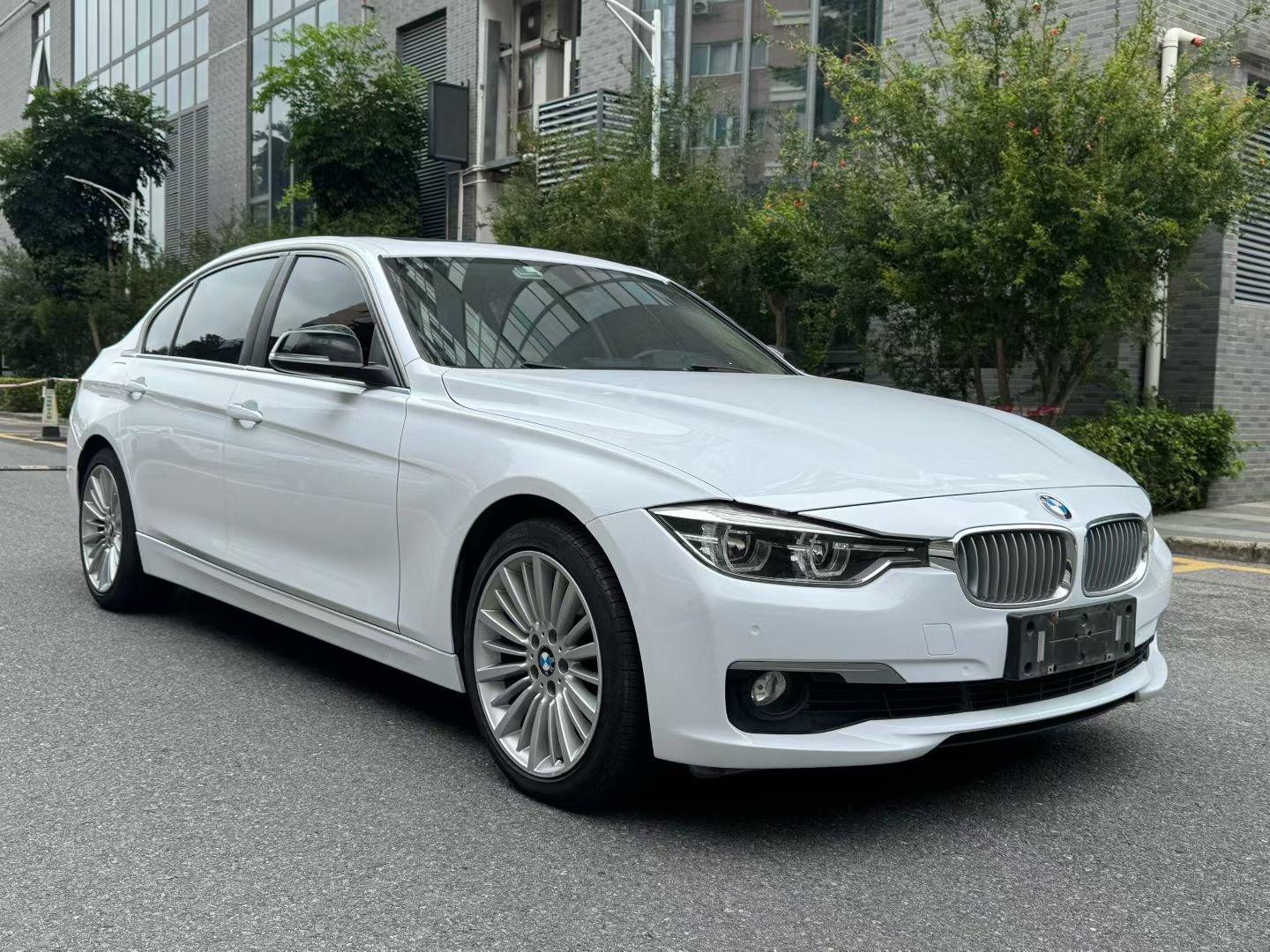 BMW 3 Series 2018 #5 BMW 3 Series 2018 car image #5