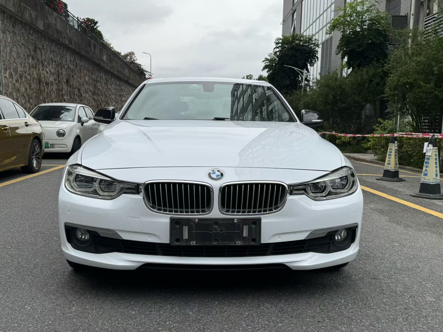 BMW 3 Series 2018 #4 BMW 3 Series 2018 car image #4