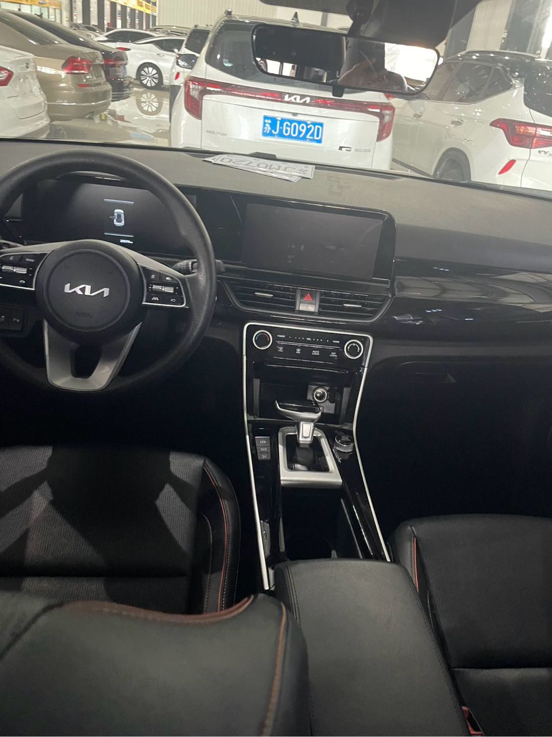 Kia Seltos 2023 car image #7