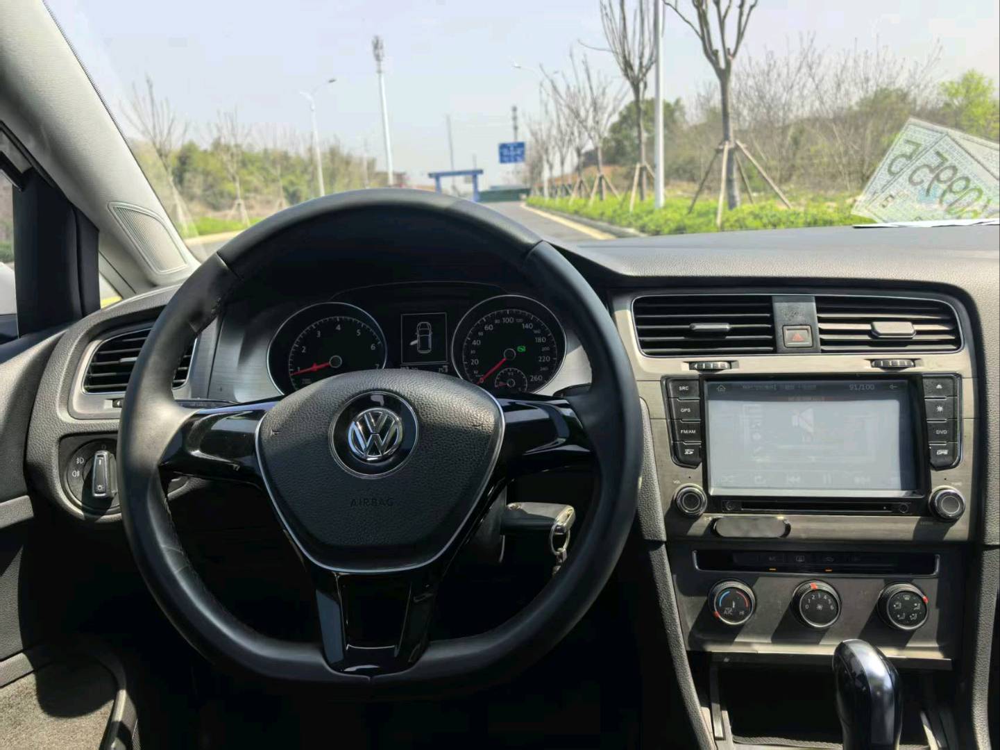 Volkswagen Golf 2016 car image #9