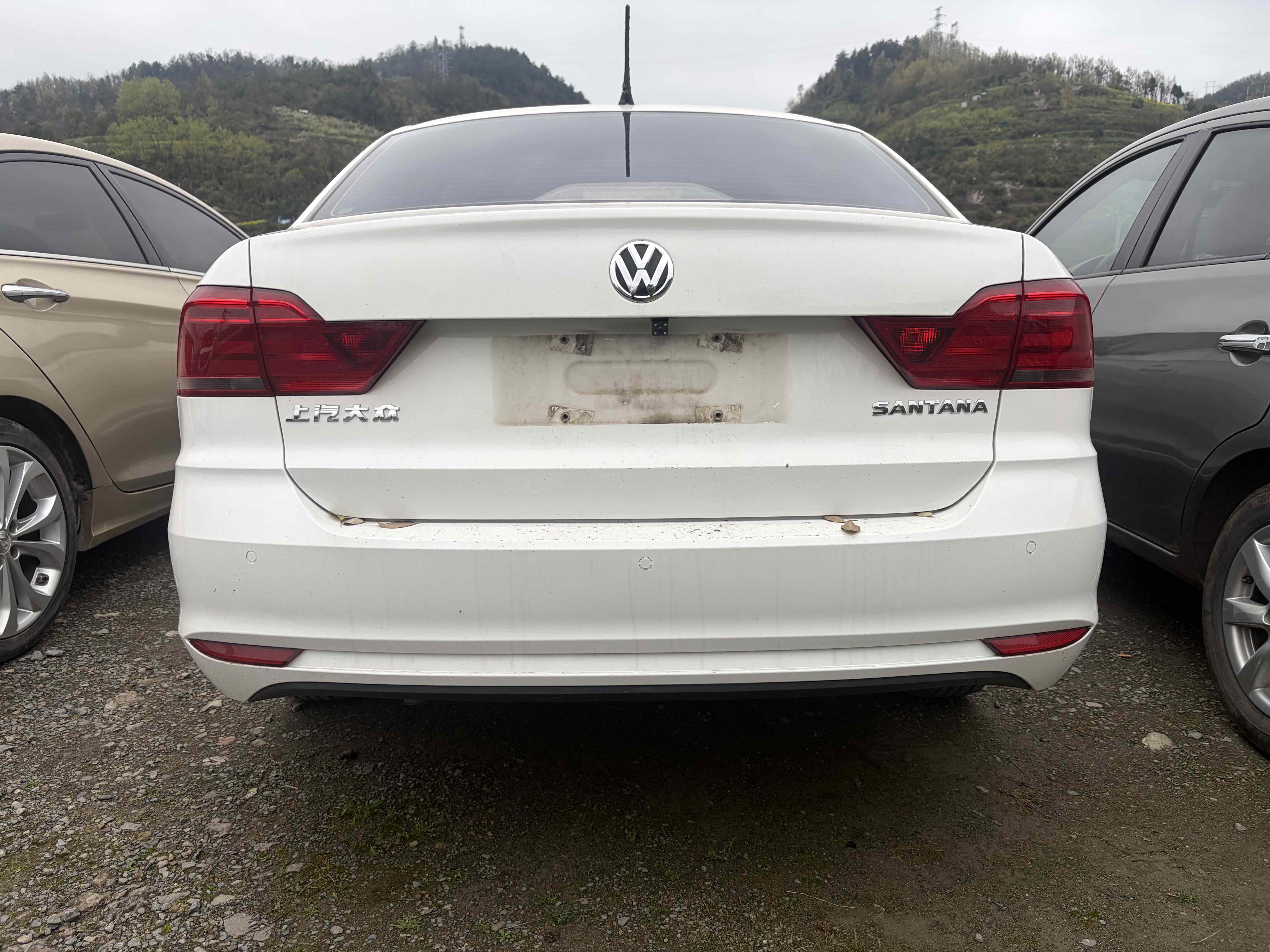 Volkswagen Santana 2018 car image #6
