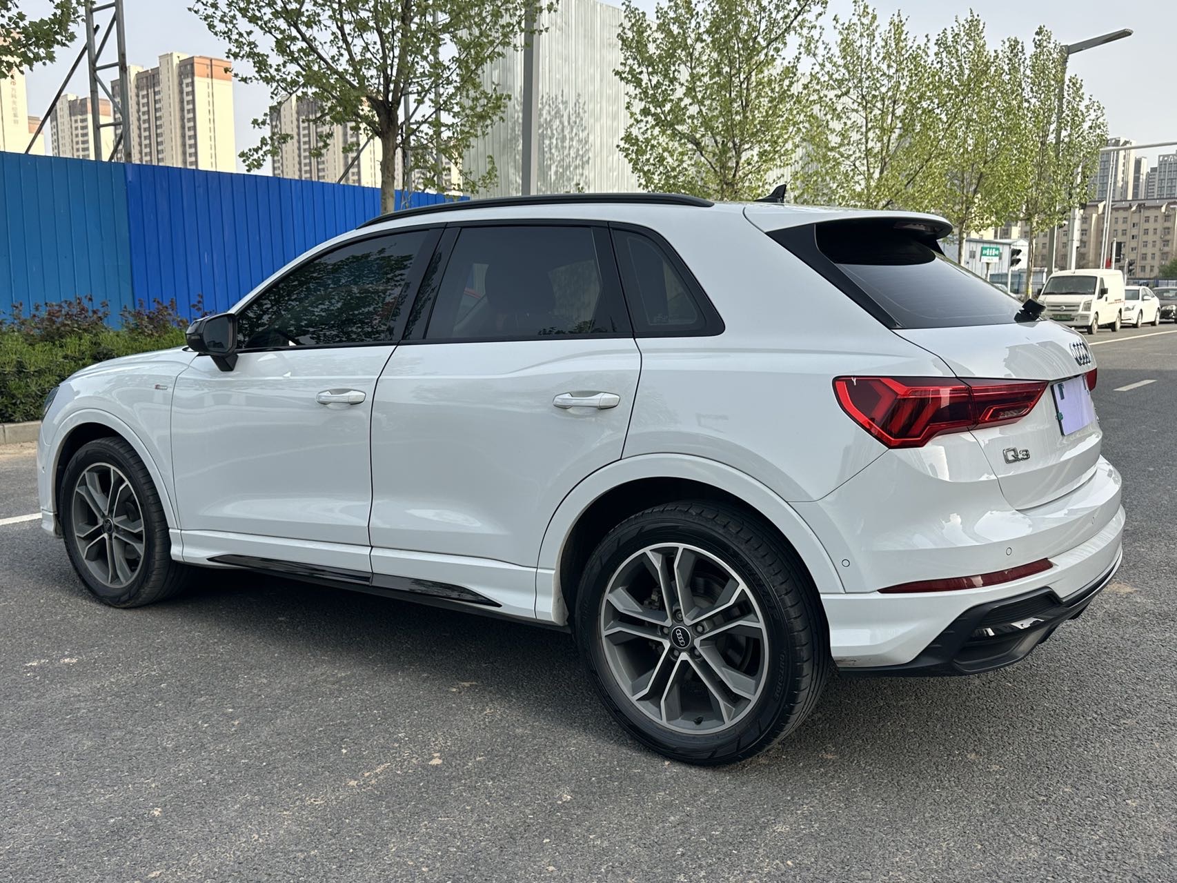 Audi Q3 2023 car image #10