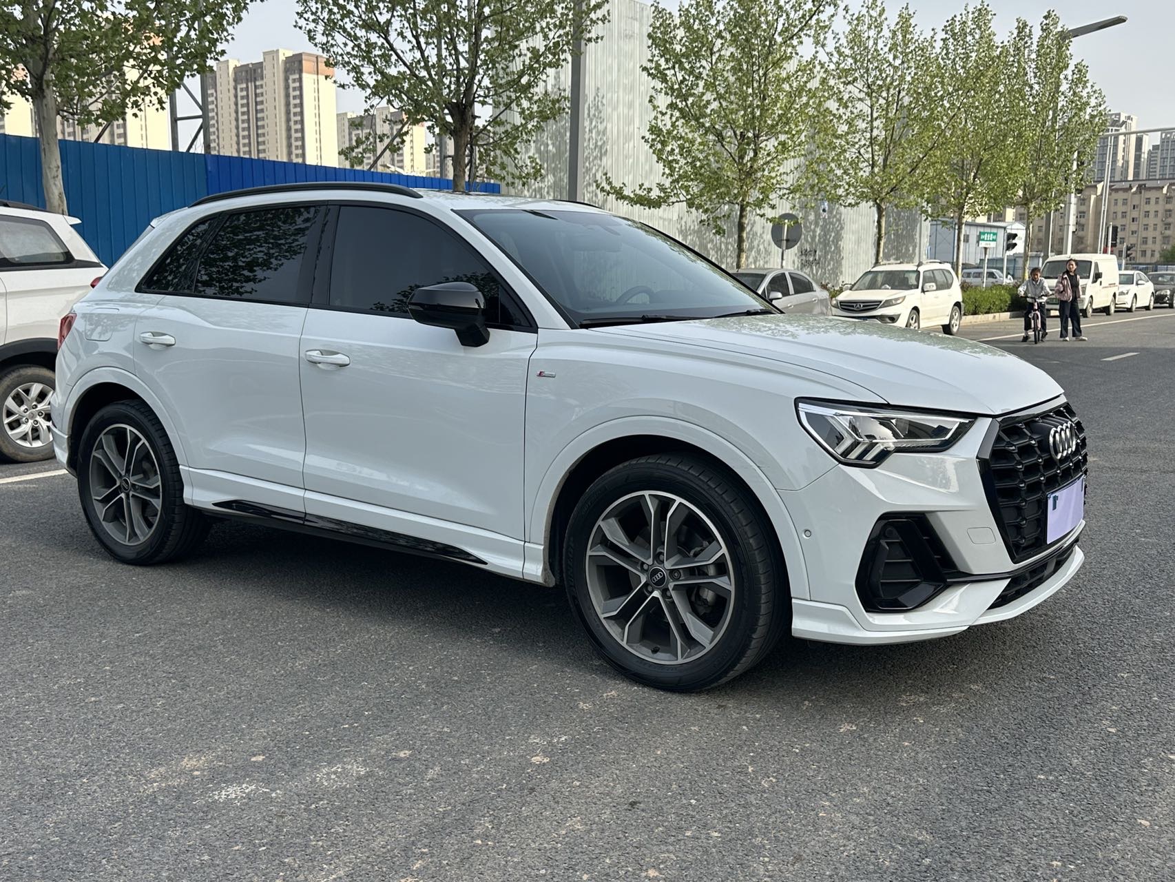 Audi Q3 2023 car image #4