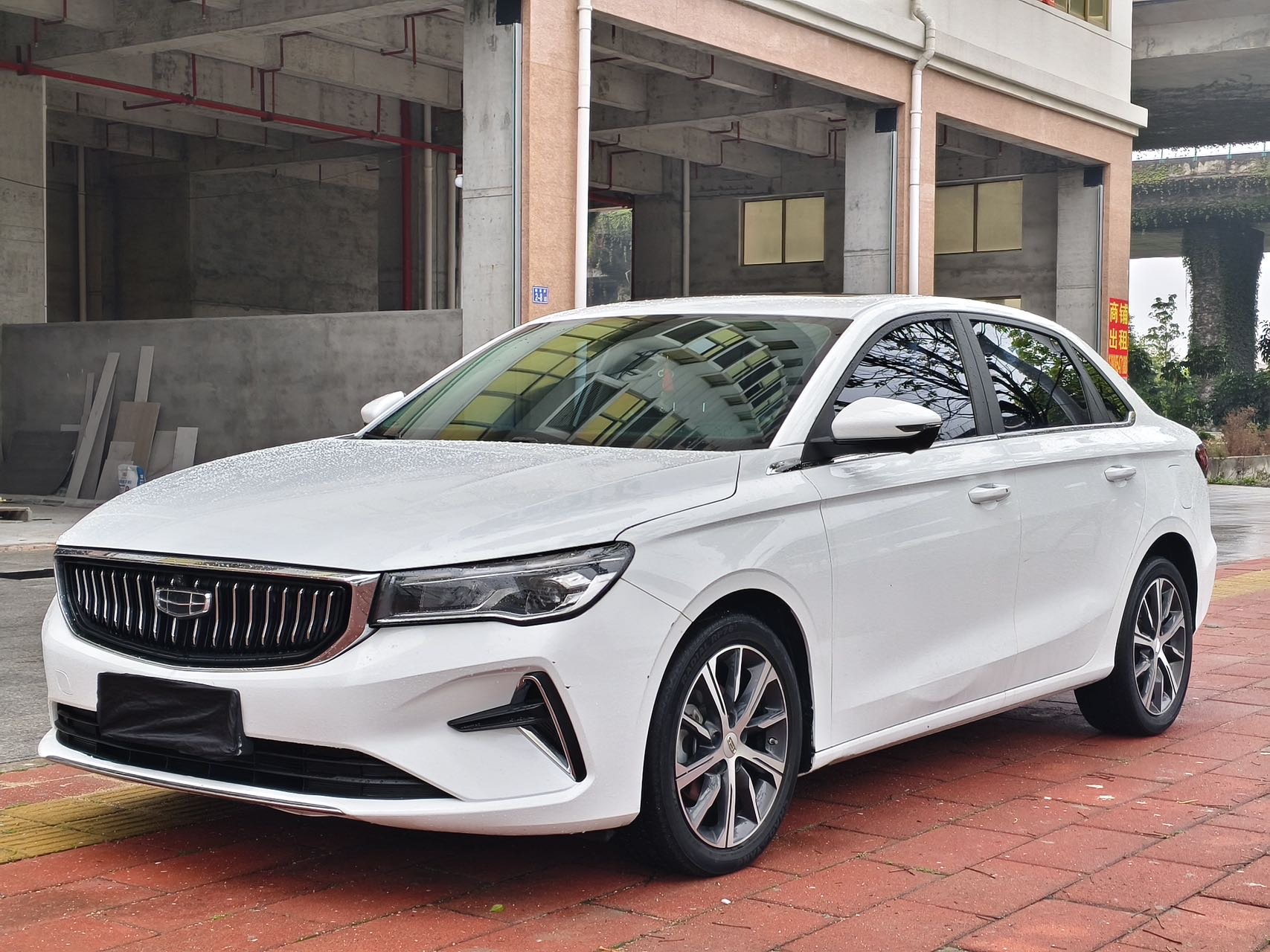 GEELY Emgrand 2023 car image #2