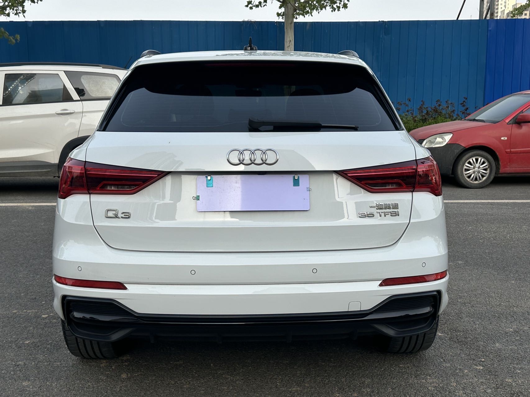 Audi Q3 2023 car image #9