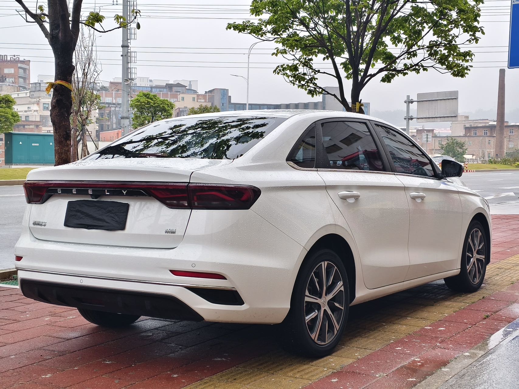 GEELY Emgrand 2023 car image #9