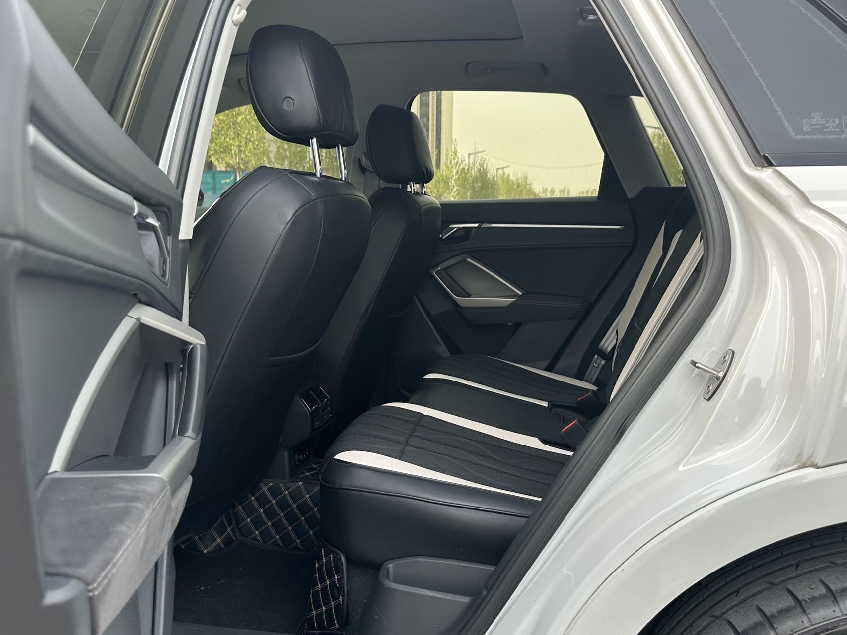 Audi Q3 2023 car image #6