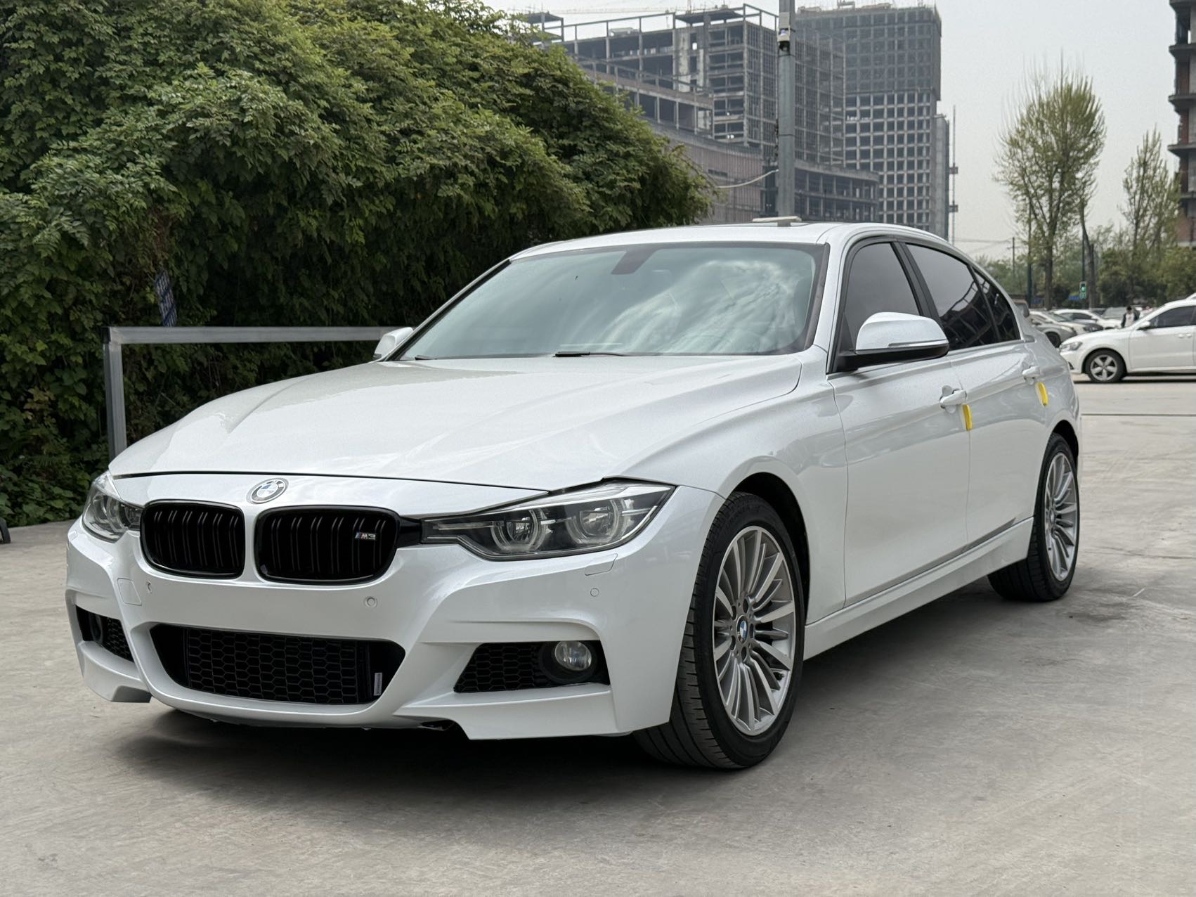 BMW 3 Series 2019 car image #2