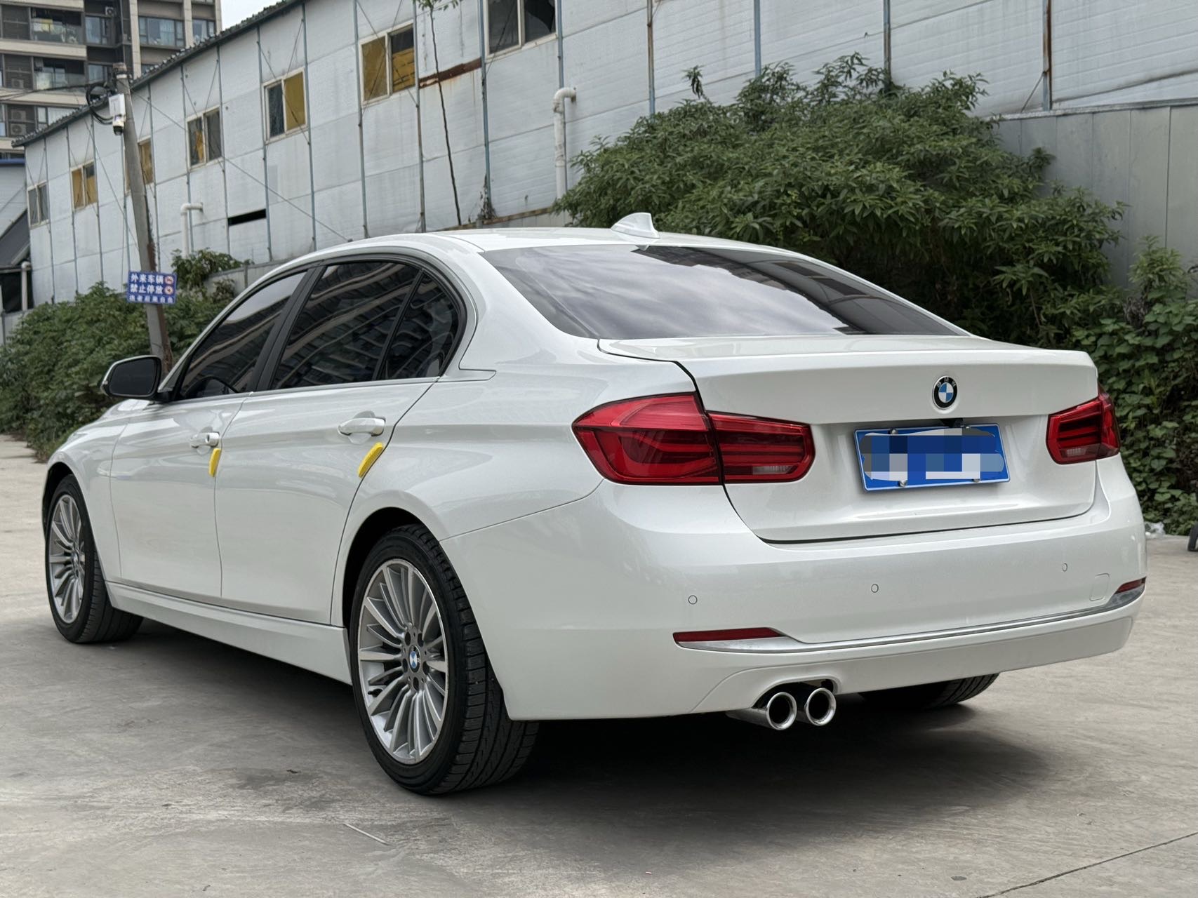 BMW 3 Series 2019 car image #10