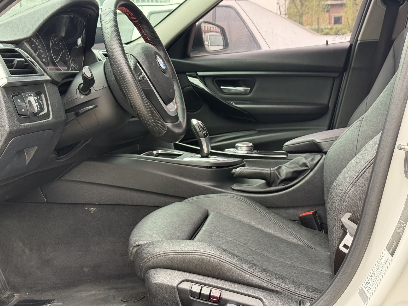 BMW 3 Series 2019 car image #5