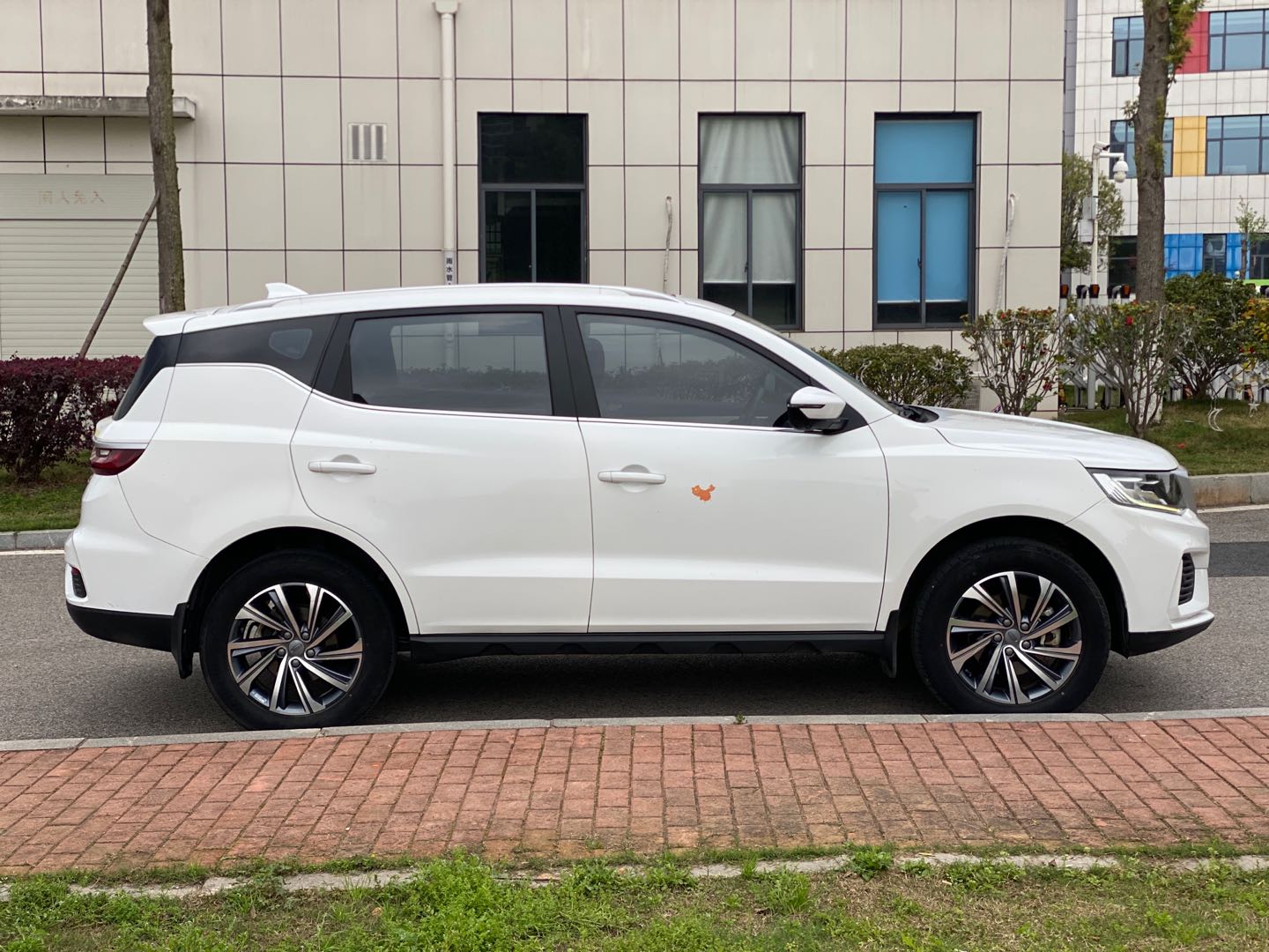 GEELY Vision X6 2000 car image #9