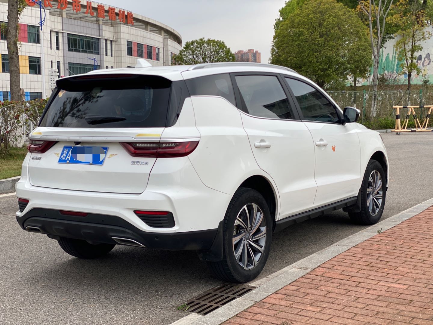 GEELY Vision X6 2000 car image #8