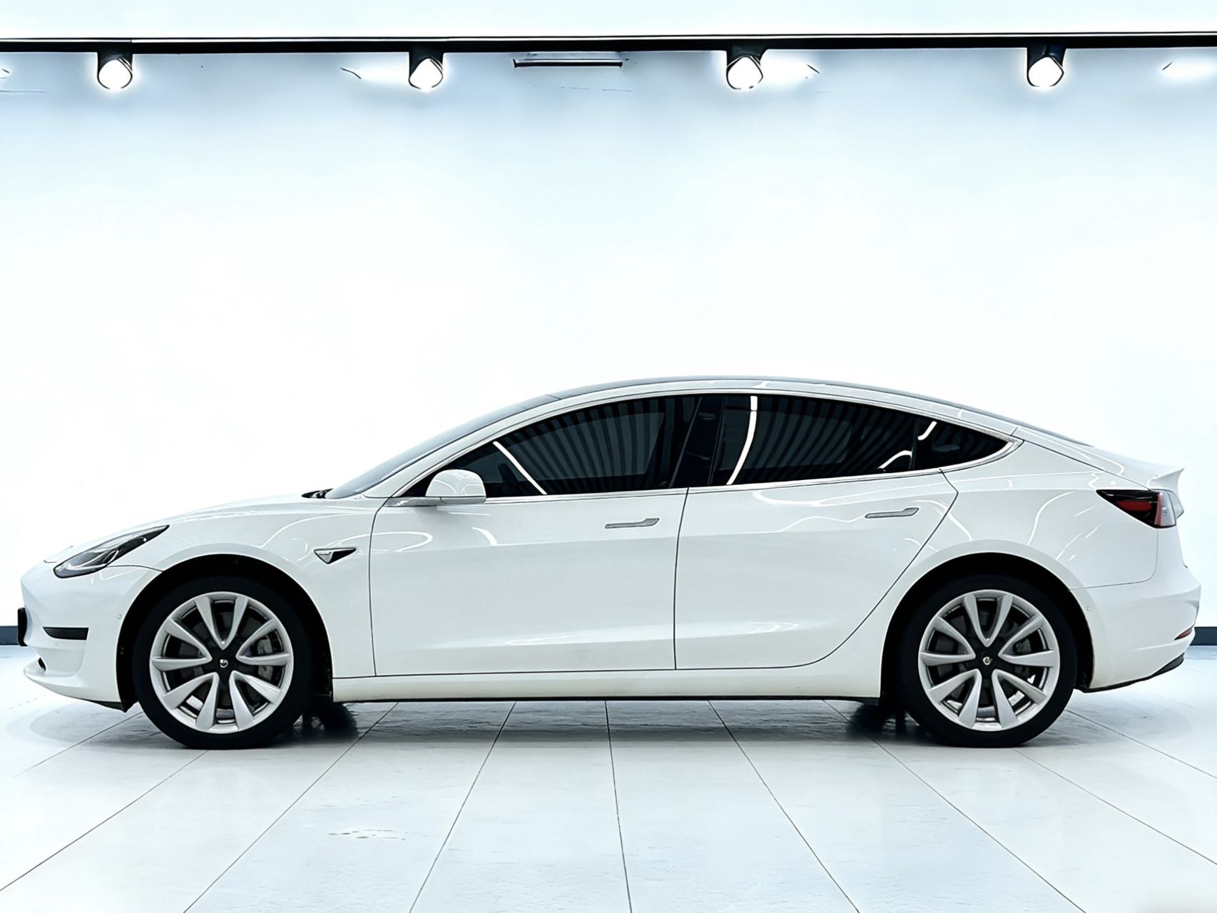 Tesla Model 3 2020 #4 Tesla Model 3 2020 car image #4