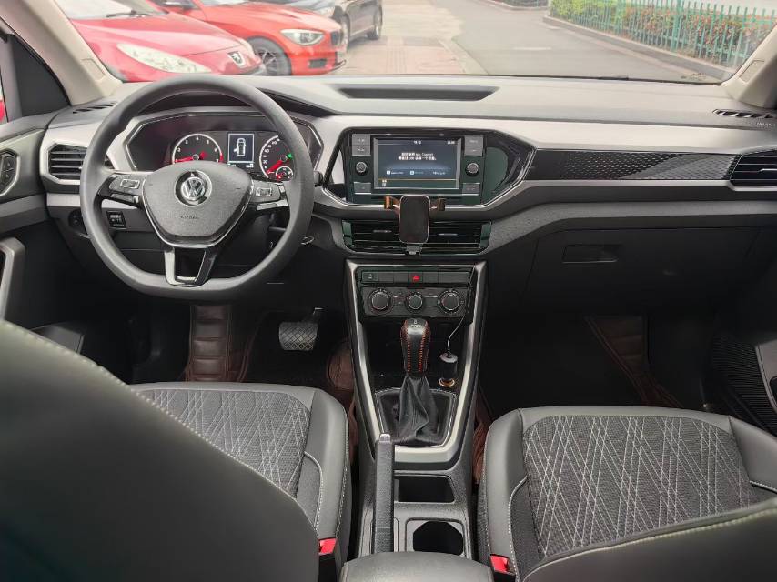 Volkswagen T-Cross 2020 #6 Volkswagen T-Cross 2020 car image #6