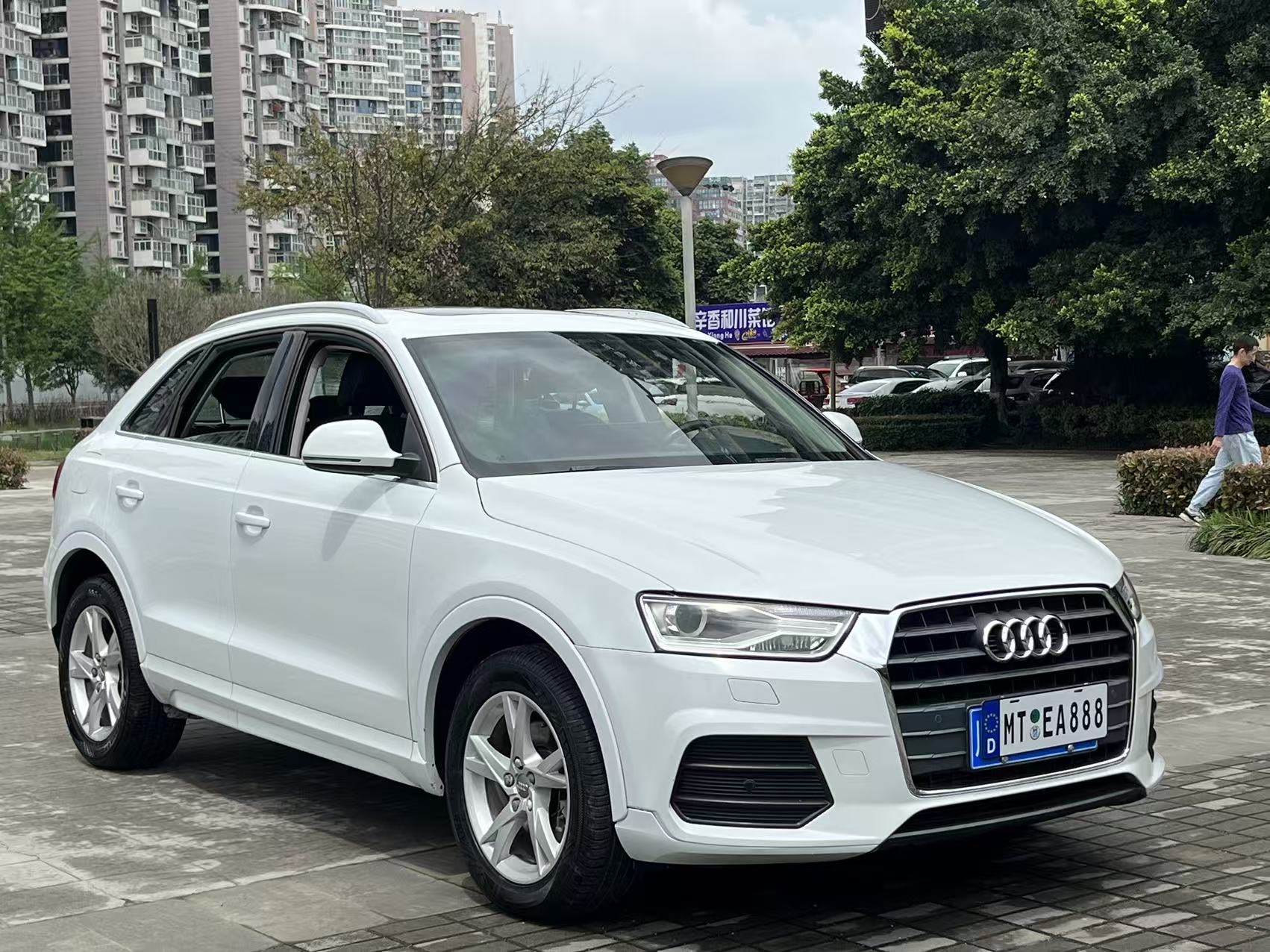 Audi Q3 2017 car image #5