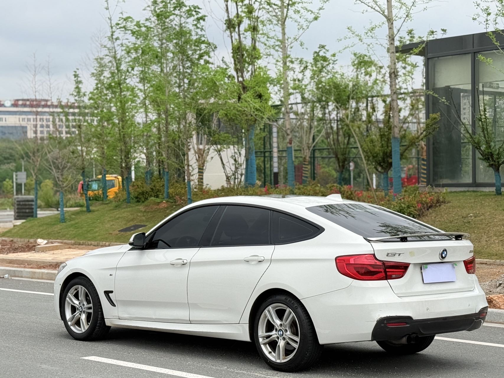 BMW 3 Series GT 2018 #11 BMW 3 Series GT 2018 car image #11