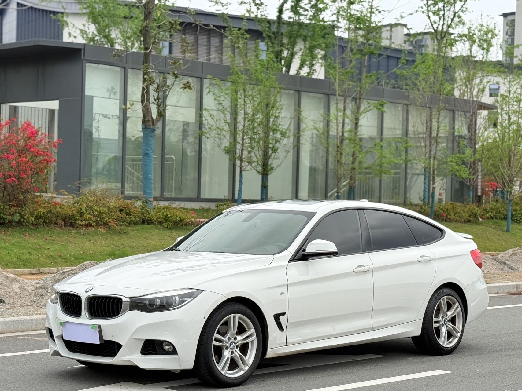 BMW 3 Series GT 2018 #2 BMW 3 Series GT 2018 car image #2