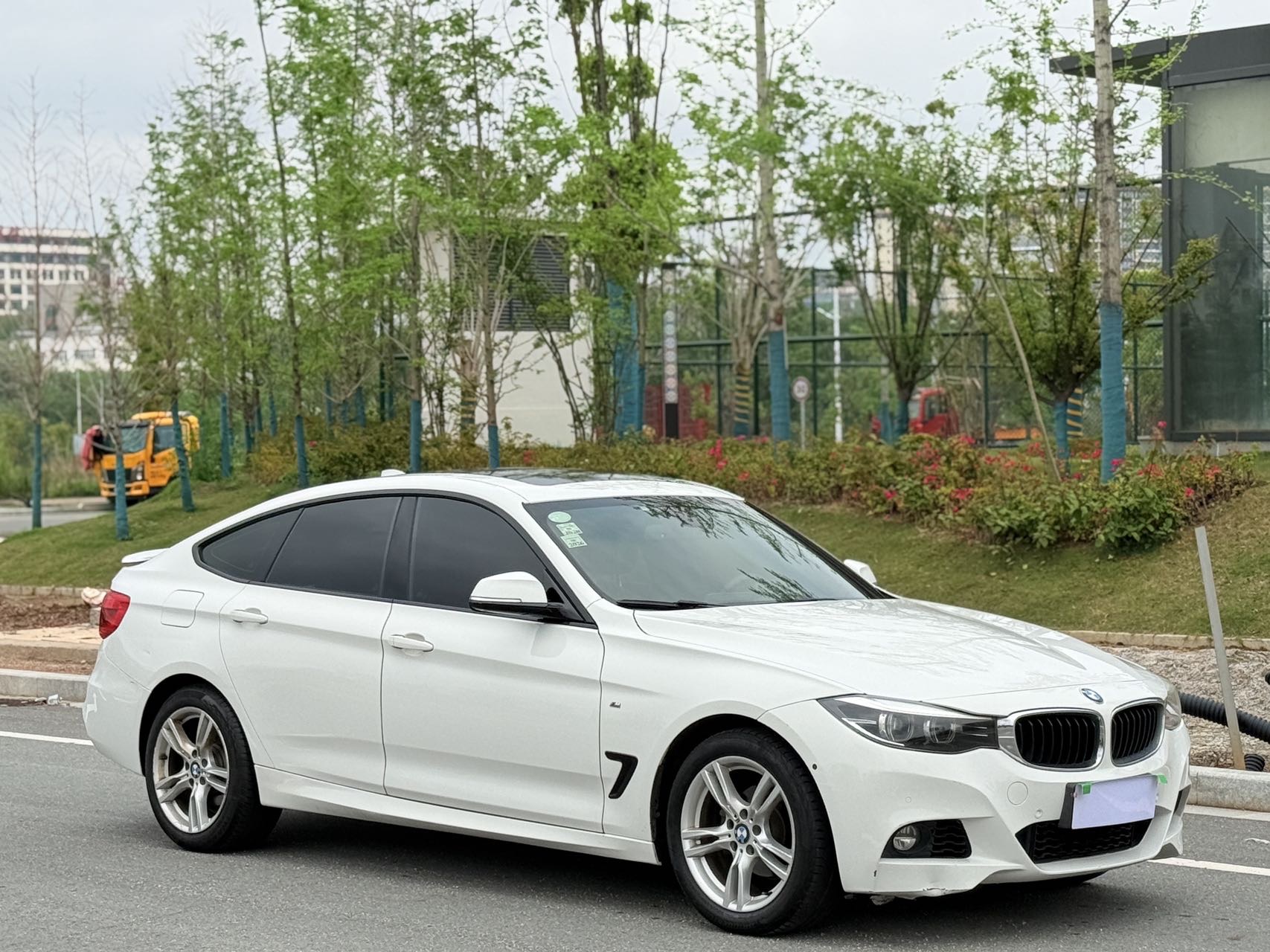 BMW 3 Series GT 2018 #5 BMW 3 Series GT 2018 car image #5