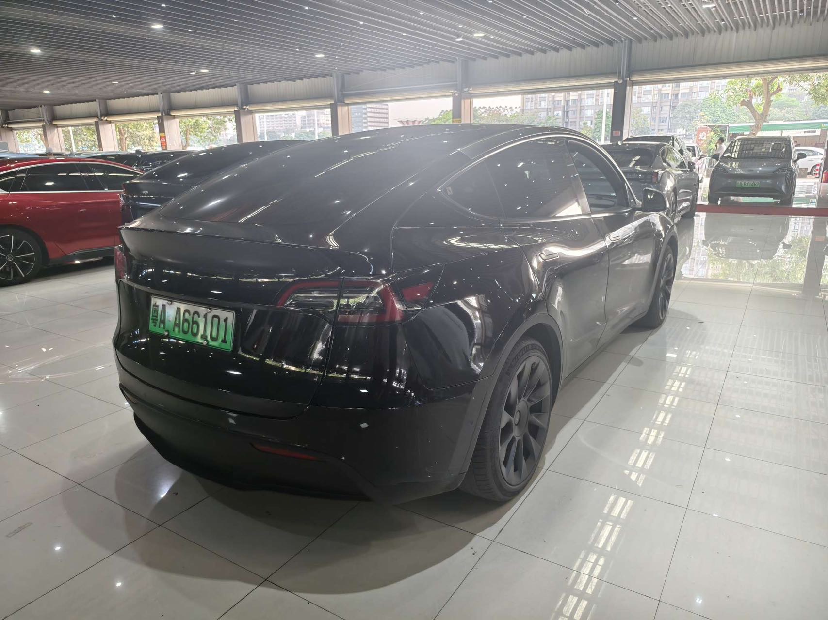 Tesla Model Y 2021 car image #7