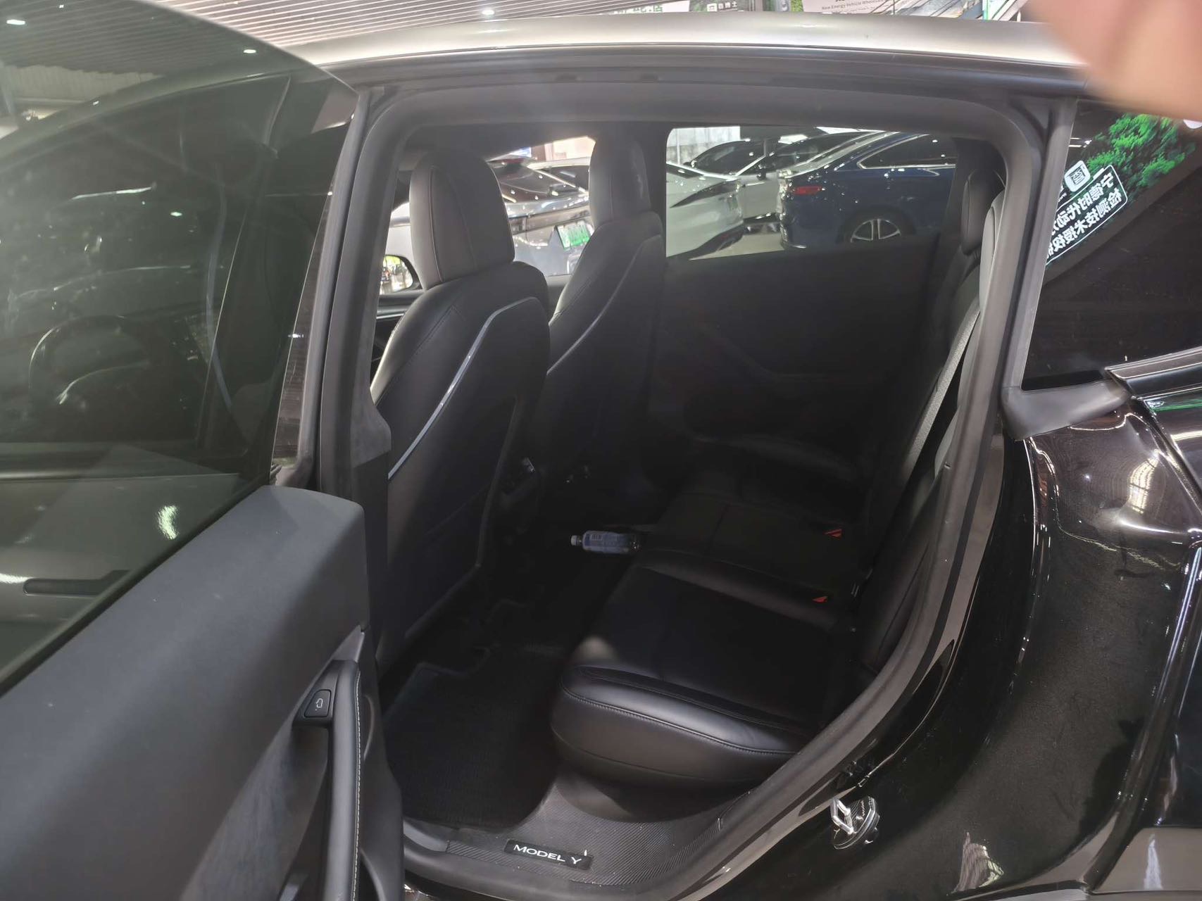 Tesla Model Y 2021 car image #5