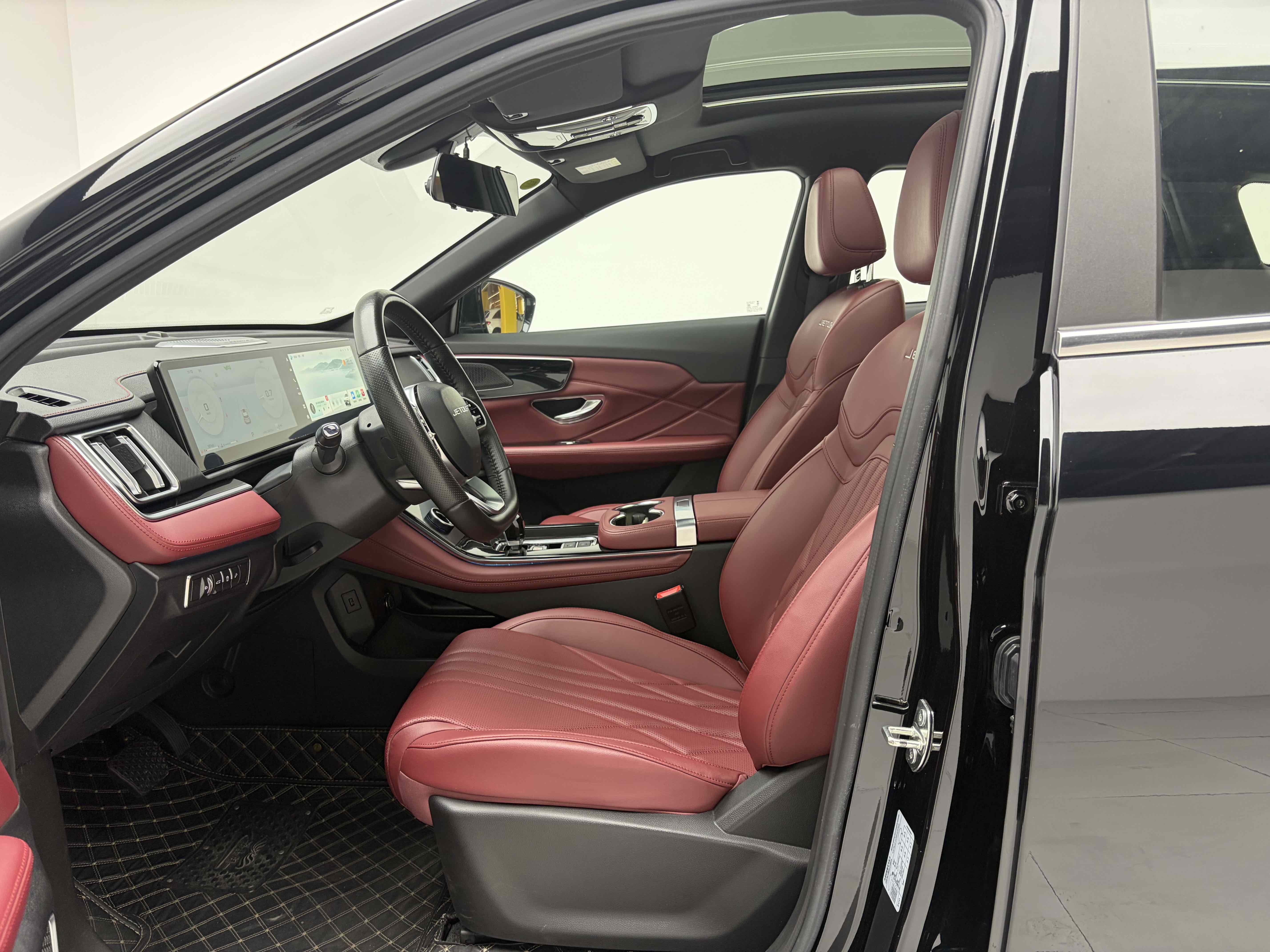 Jetour X70 PLUS 2024 car image #6