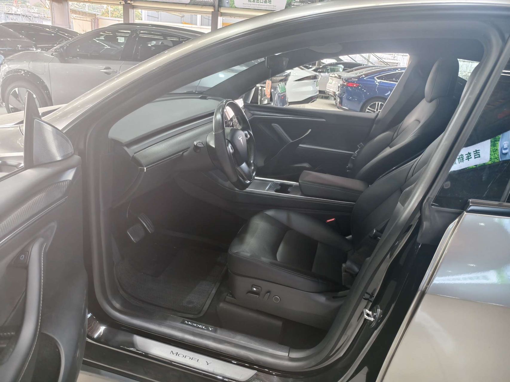 Tesla Model Y 2021 car image #4