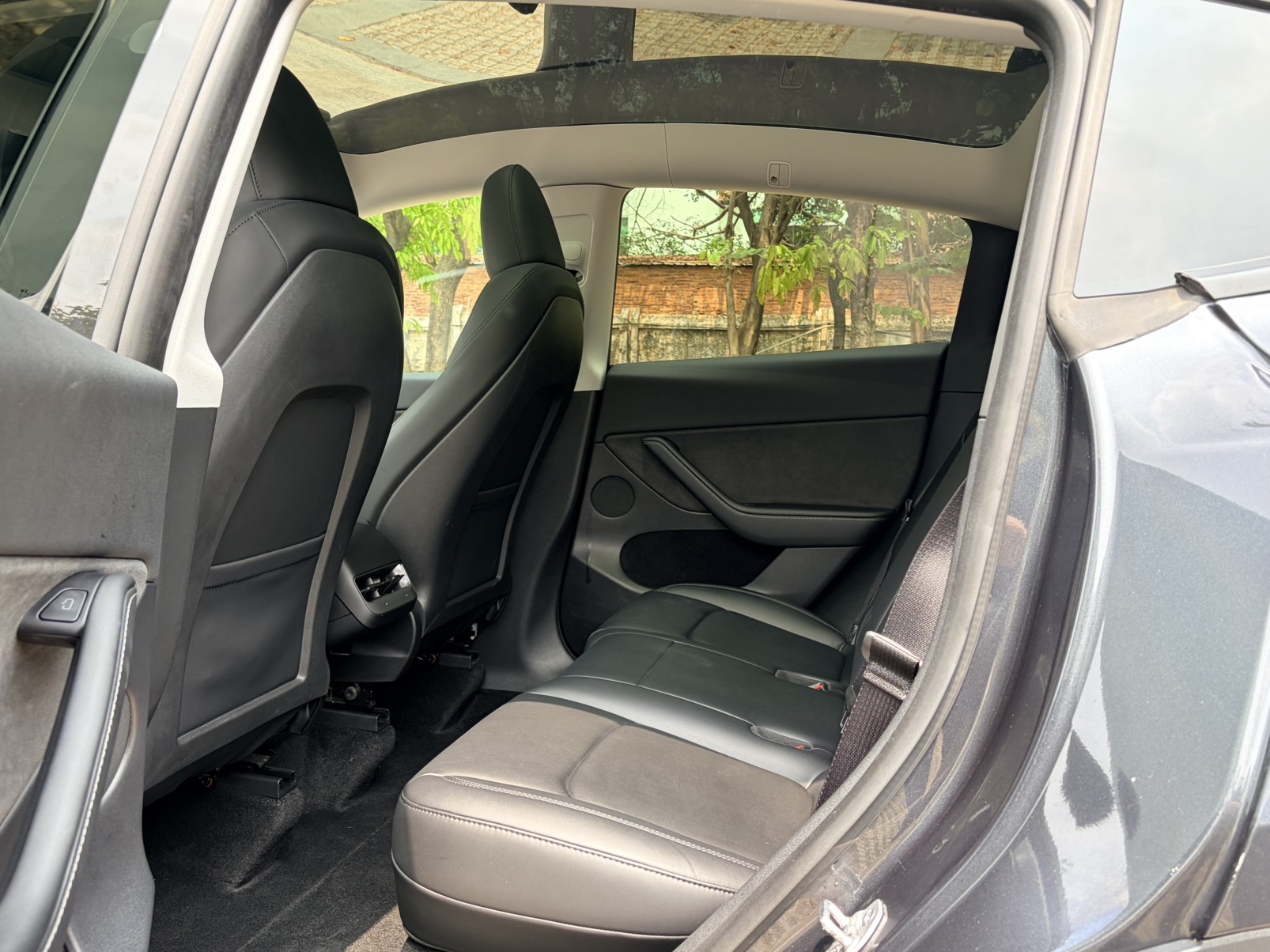 Tesla Model Y 2024 car image #11