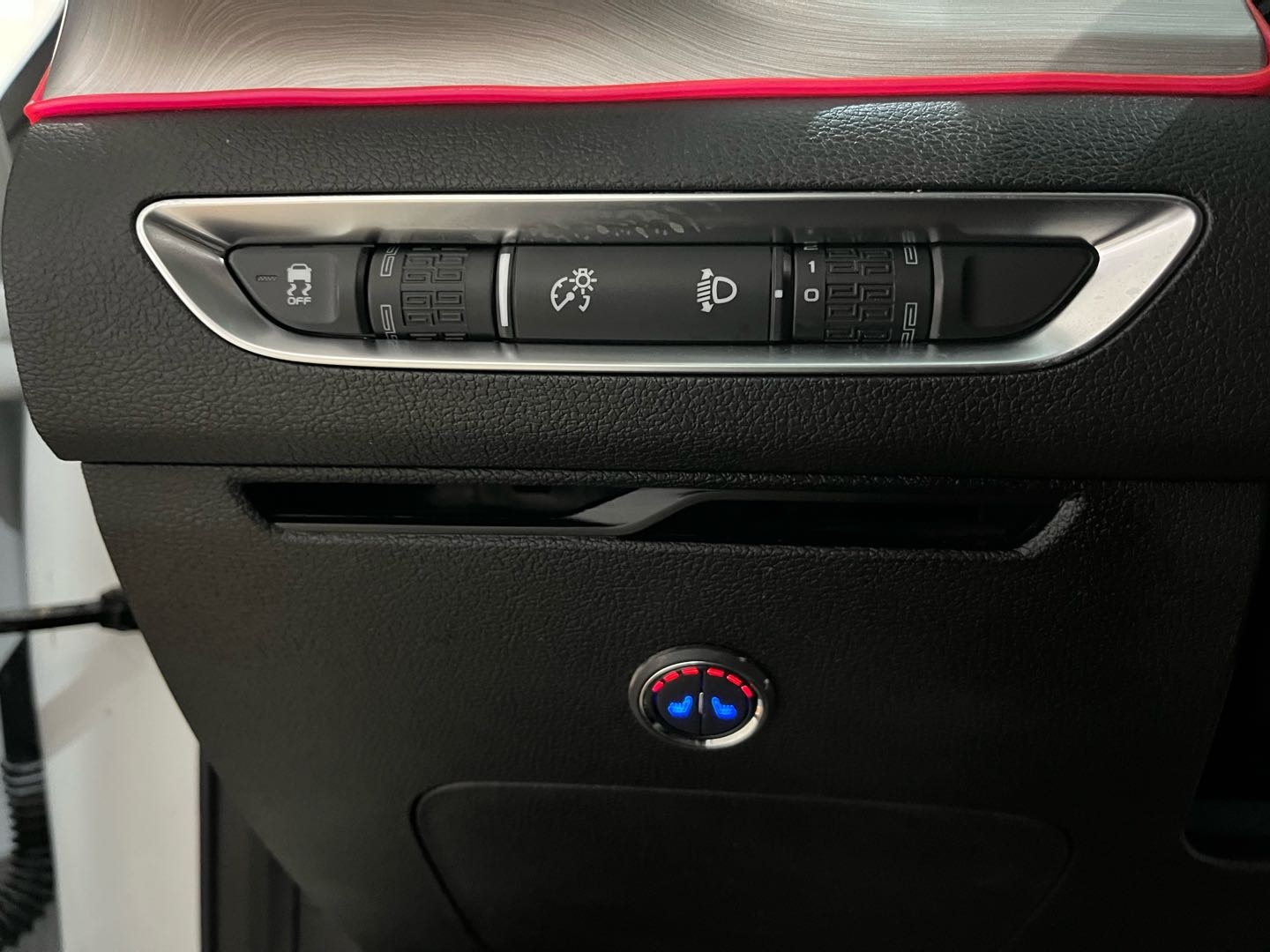 GEELY Coolray 2022 #18 GEELY Coolray 2022 car image #18