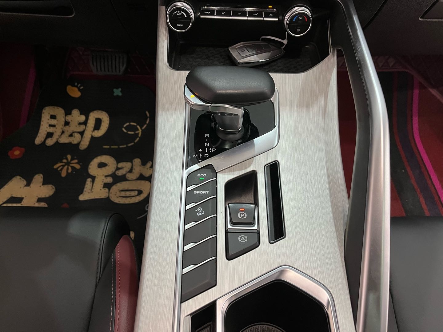 GEELY Coolray 2022 #16 GEELY Coolray 2022 car image #16