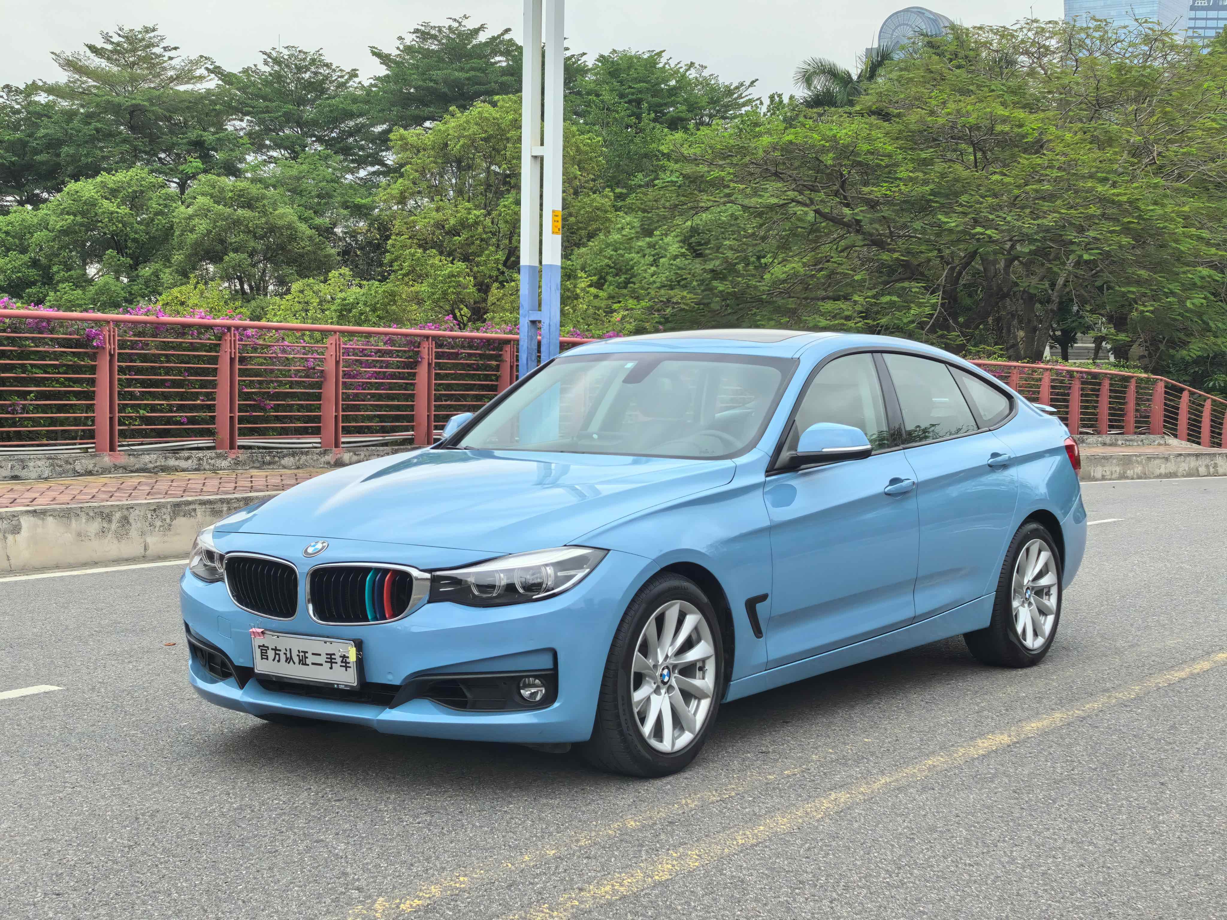 BMW 3 Series GT 2018 #2 BMW 3 Series GT 2018 car image #2
