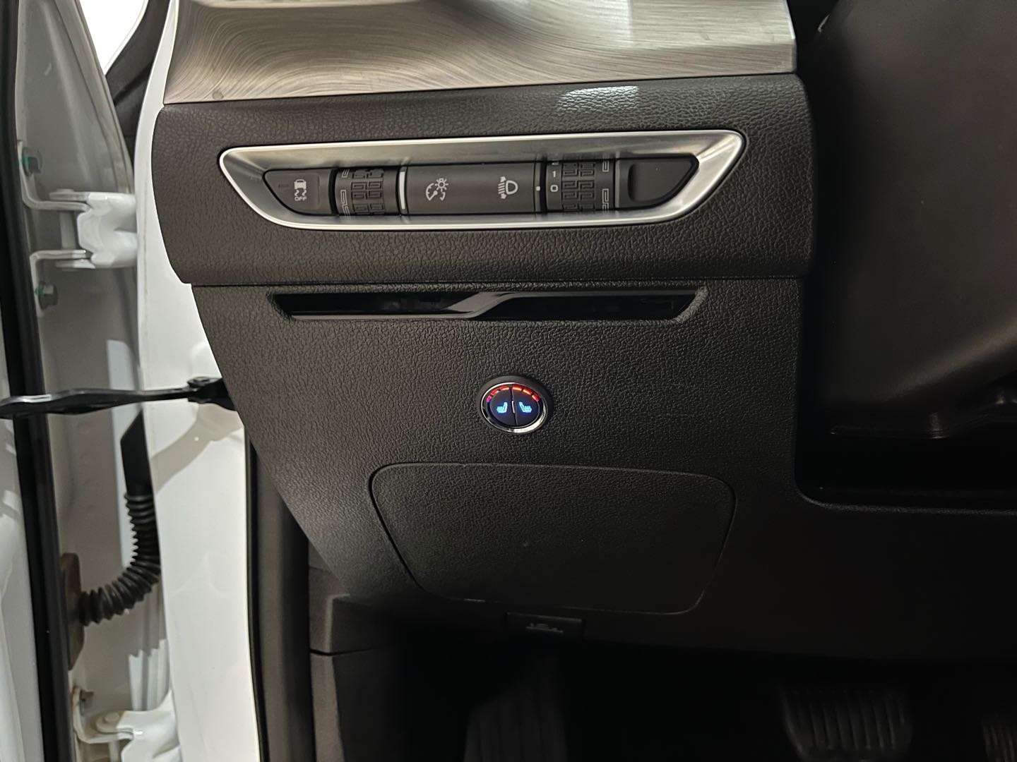 GEELY Coolray 2022 #18 GEELY Coolray 2022 car image #18