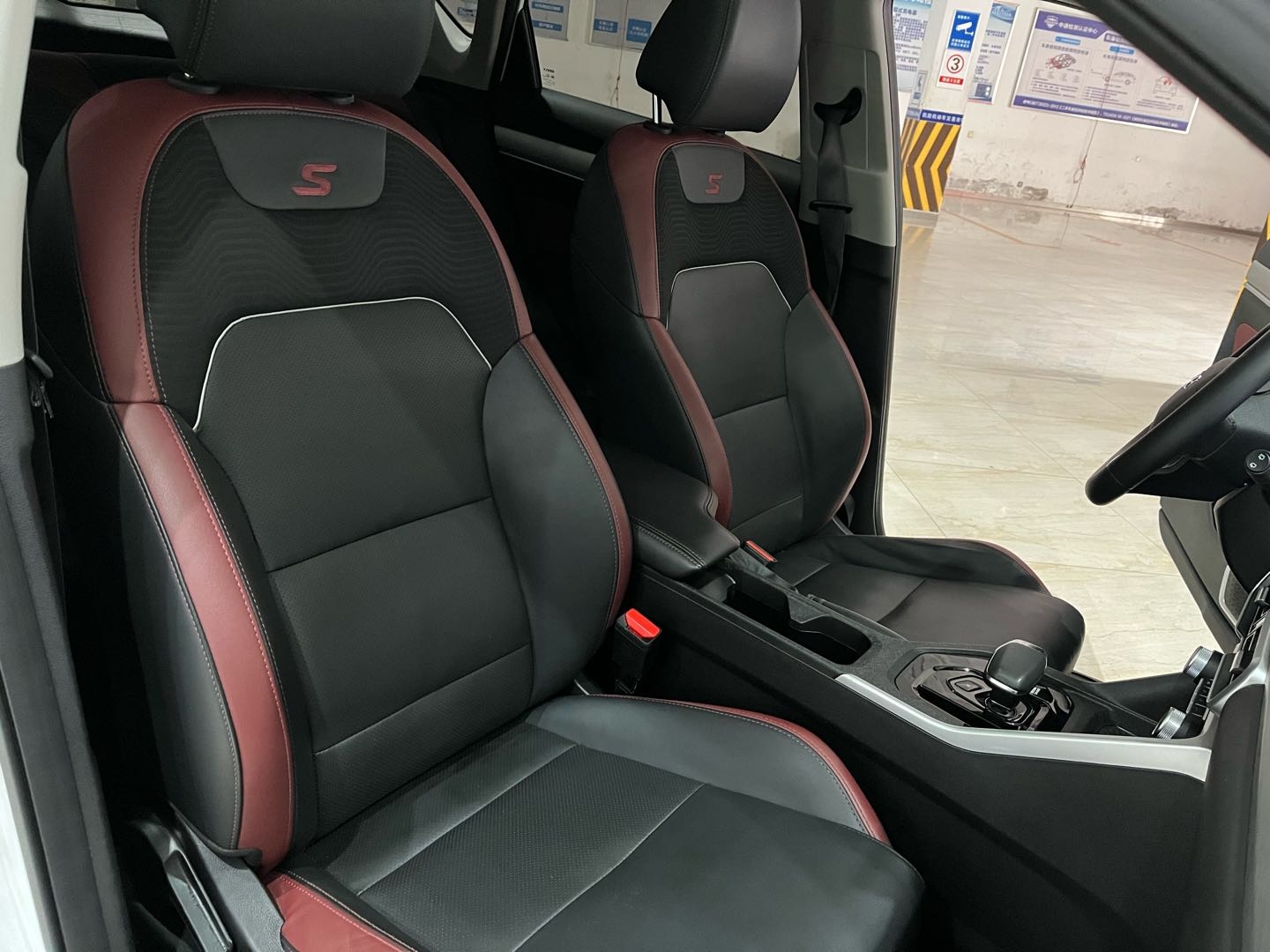 GEELY Coolray 2022 #21 GEELY Coolray 2022 car image #21
