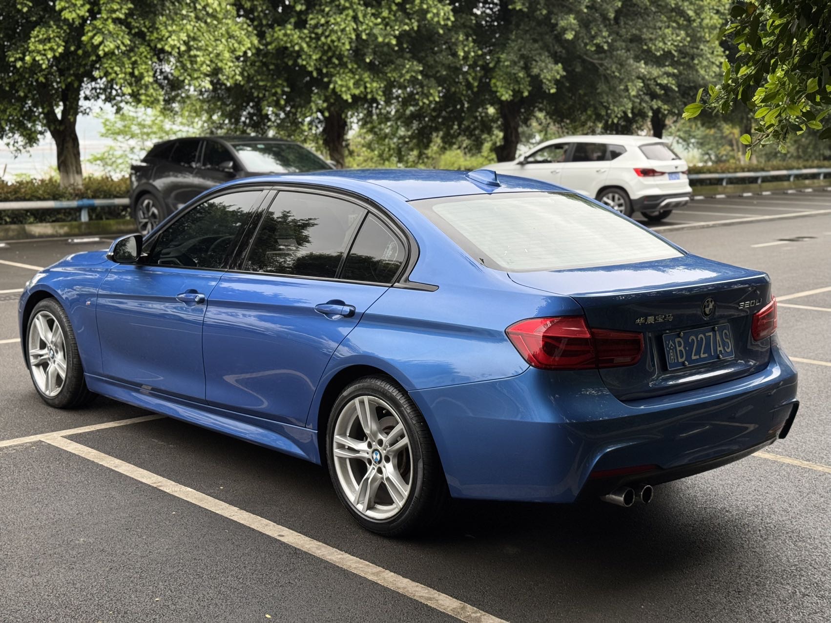 BMW 3 Series 2017 #6 BMW 3 Series 2017 car image #6