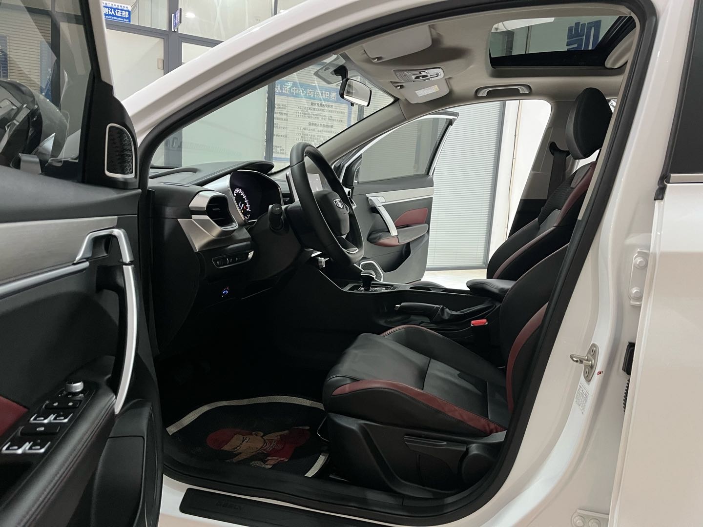 GEELY Coolray 2022 #10 GEELY Coolray 2022 car image #10