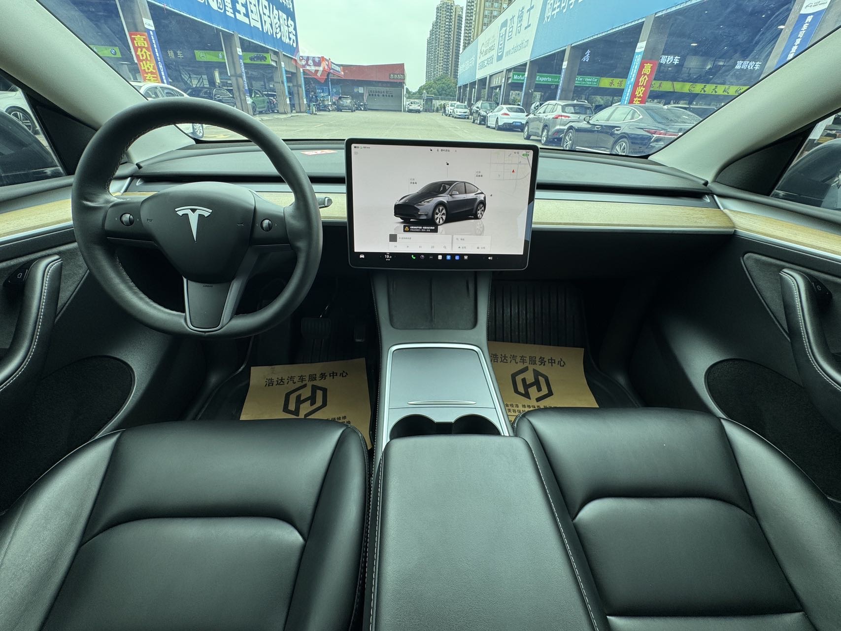 Tesla Model Y 2022 car image #15
