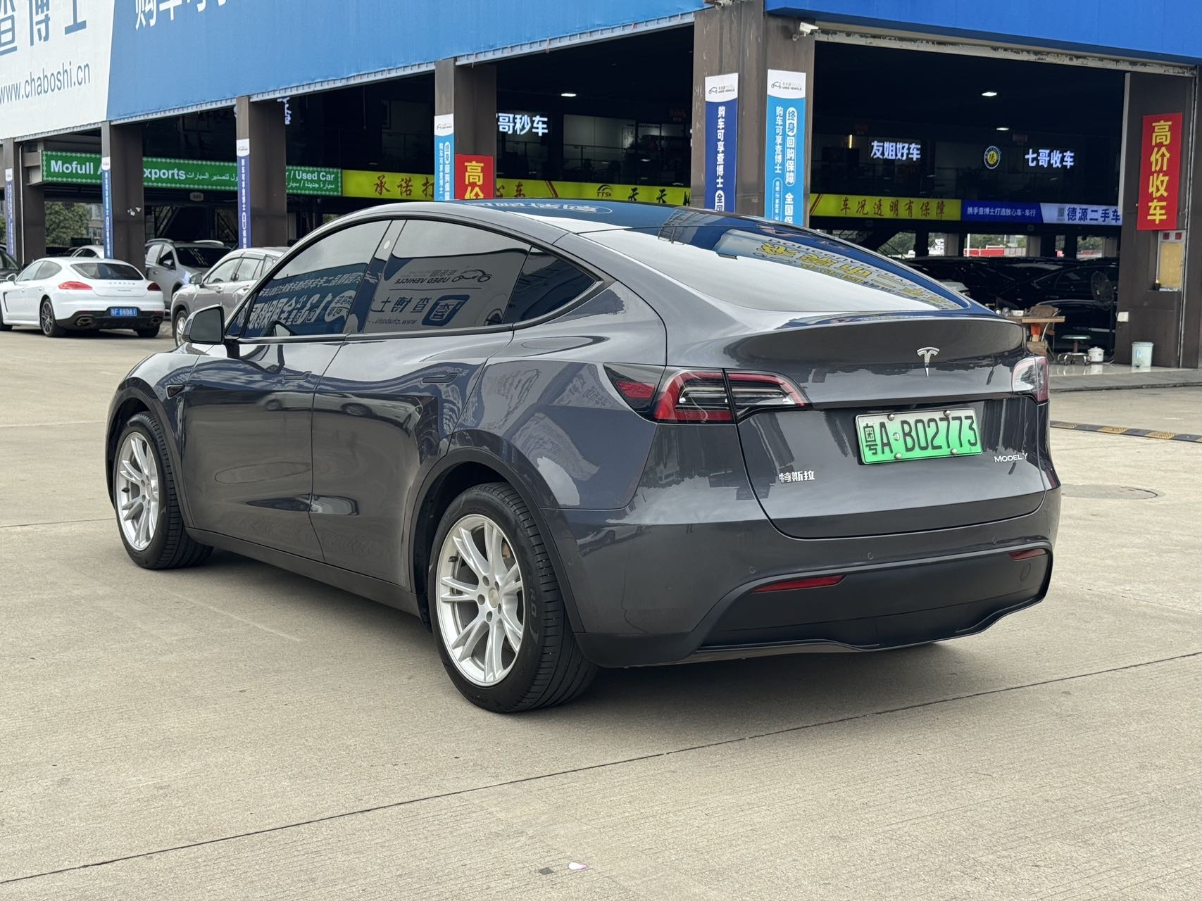 Tesla Model Y 2022 car image #9