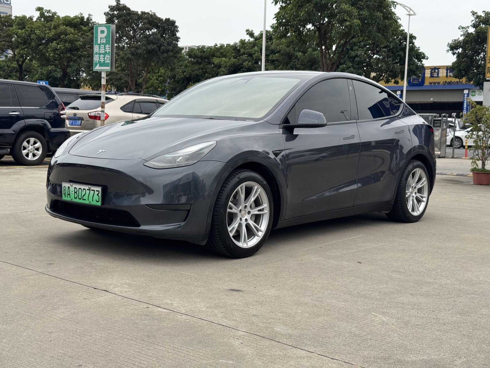 Tesla Model Y 2022 car image #2