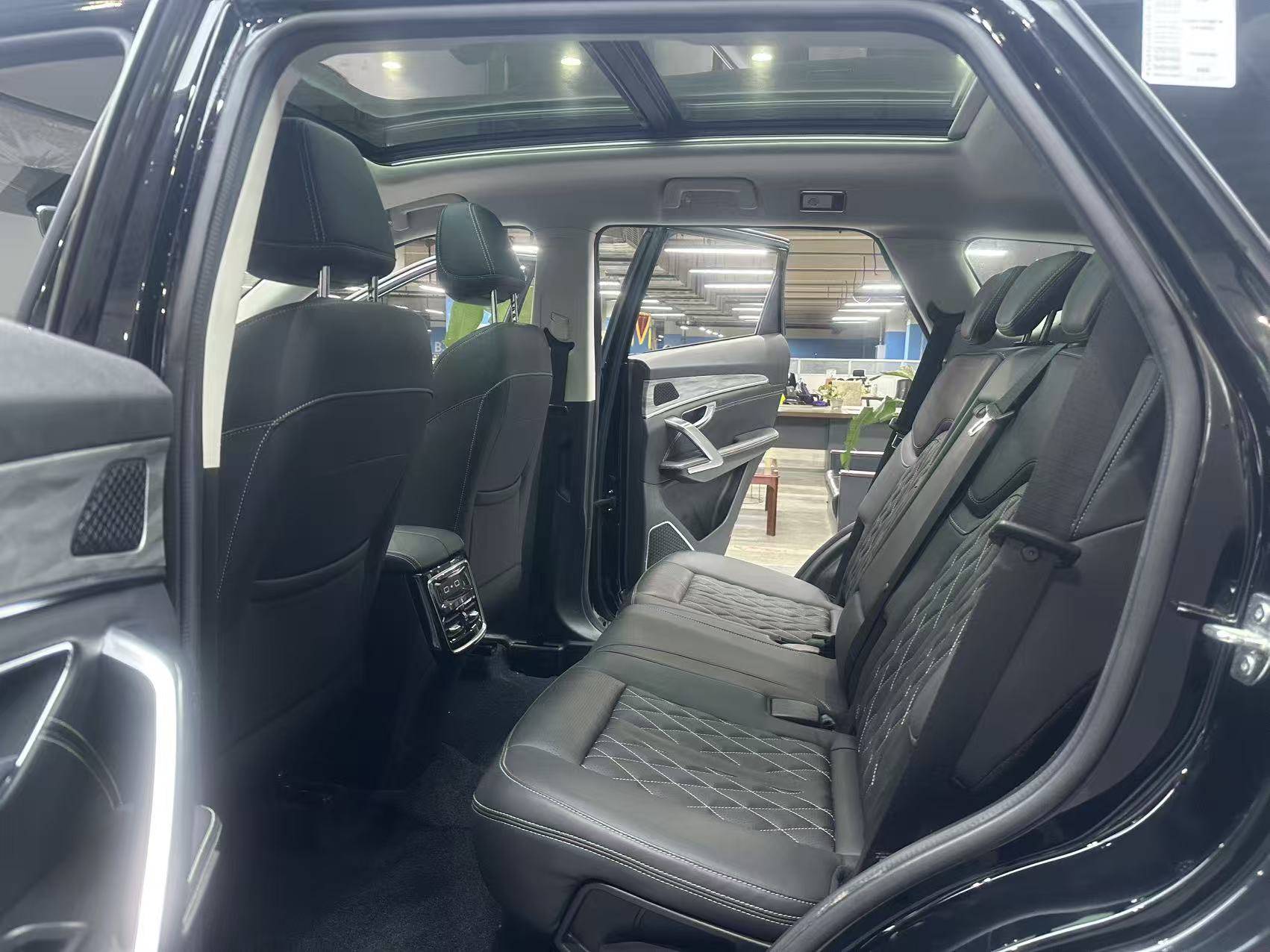Jetour X70 PLUS 2024 #8 Jetour X70 PLUS 2024 car image #8