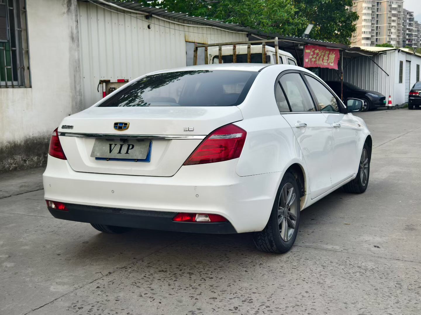 GEELY Emgrand 2017 car image #10