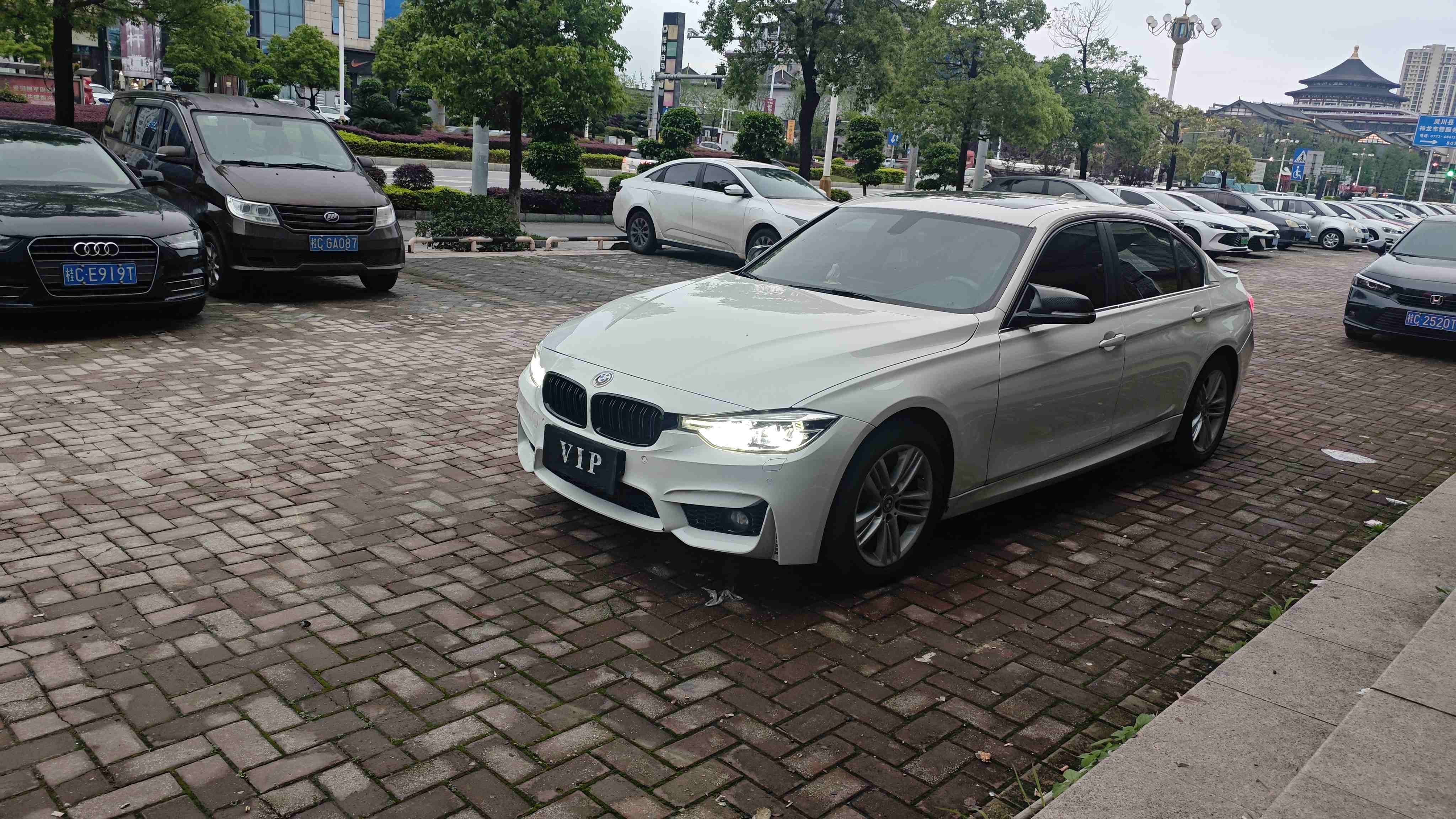 BMW 3 Series 2016 car image #2