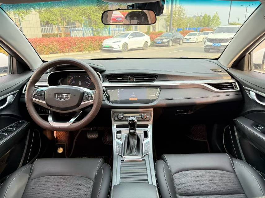 GEELY Emgrand 2019 car image #10