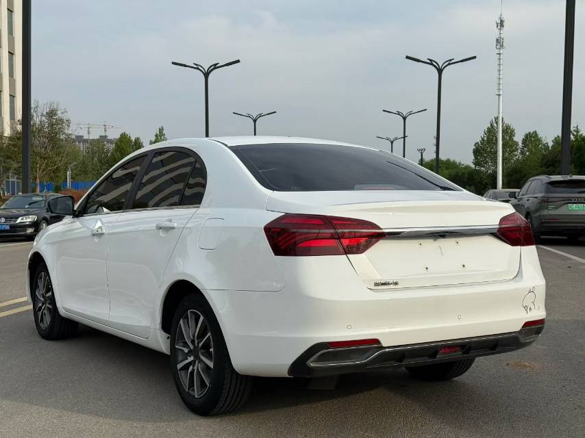 GEELY Emgrand 2019 car image #7