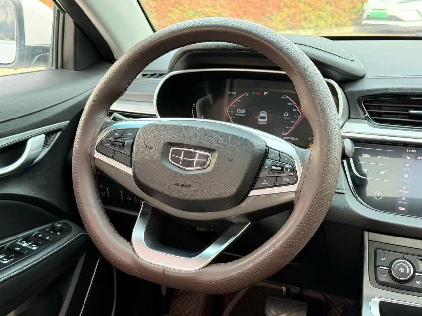 GEELY Emgrand 2019 car image #11