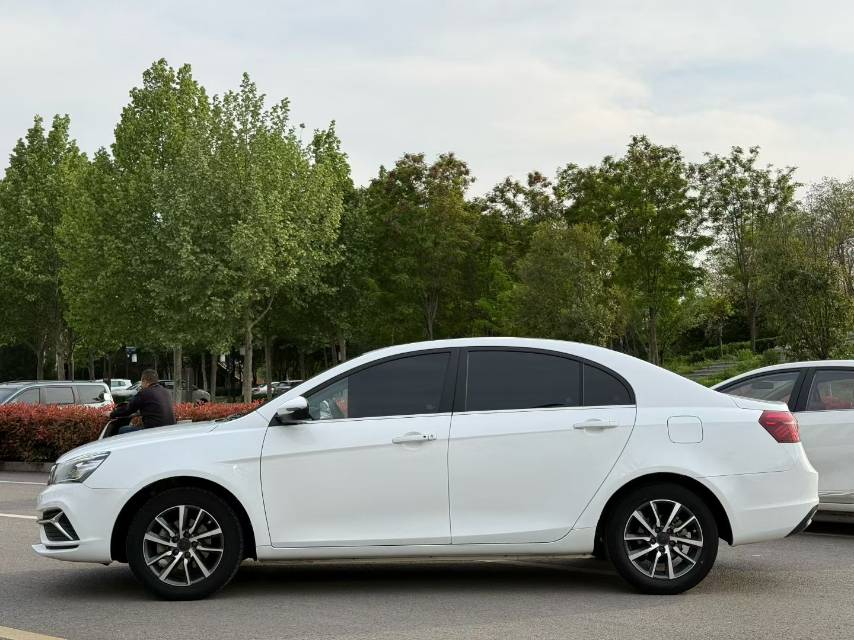 GEELY Emgrand 2019 car image #6