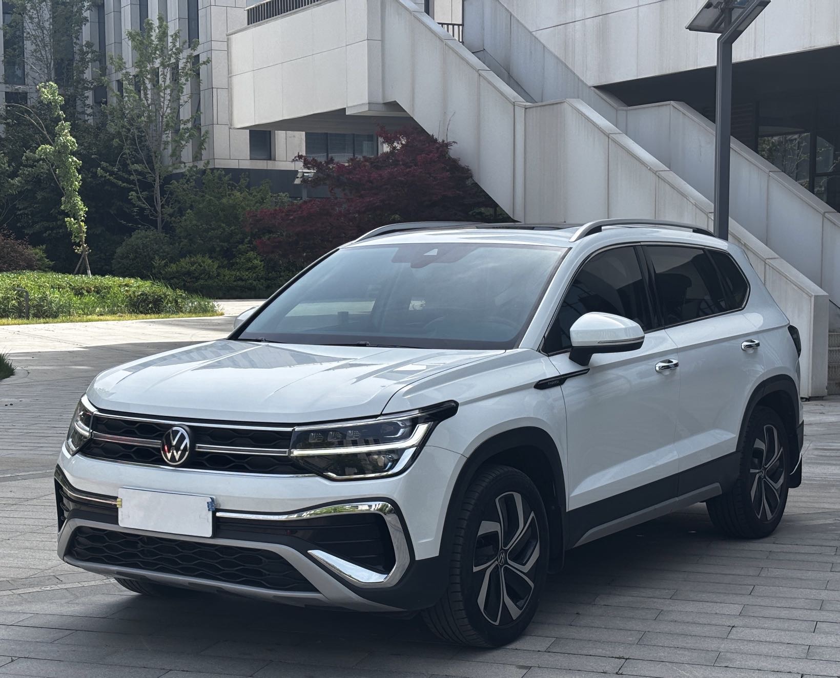 Volkswagen Tharu 2023 car image #2