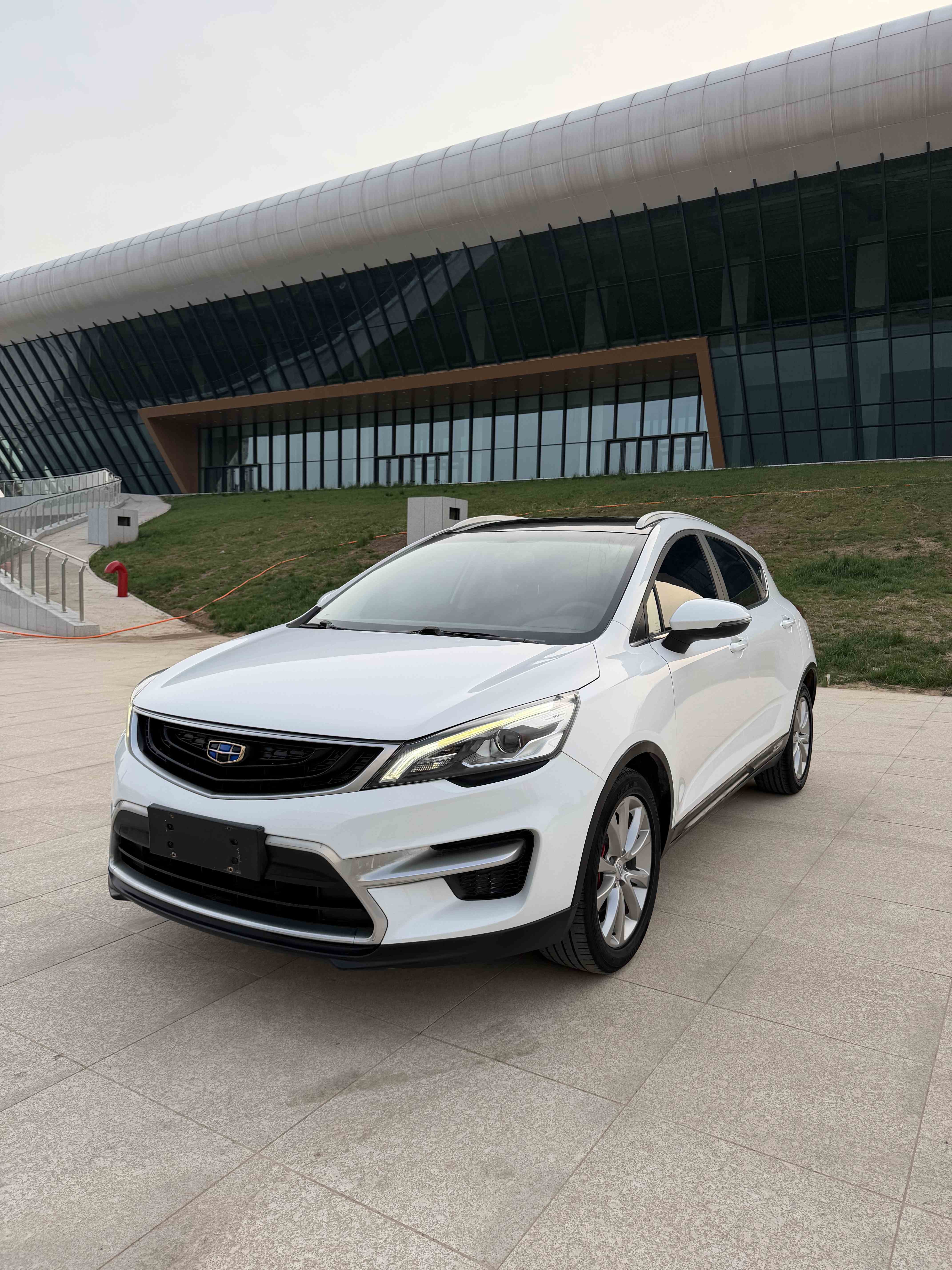 GEELY Emgrand GS 2017 car image 