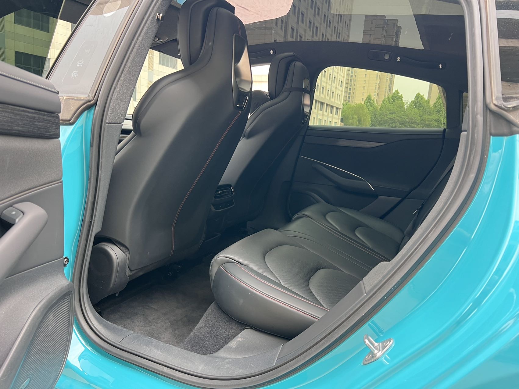MI SU7 2024 car image #8