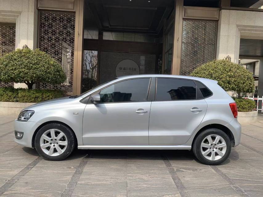 Volkswagen Polo 2012 car image #6
